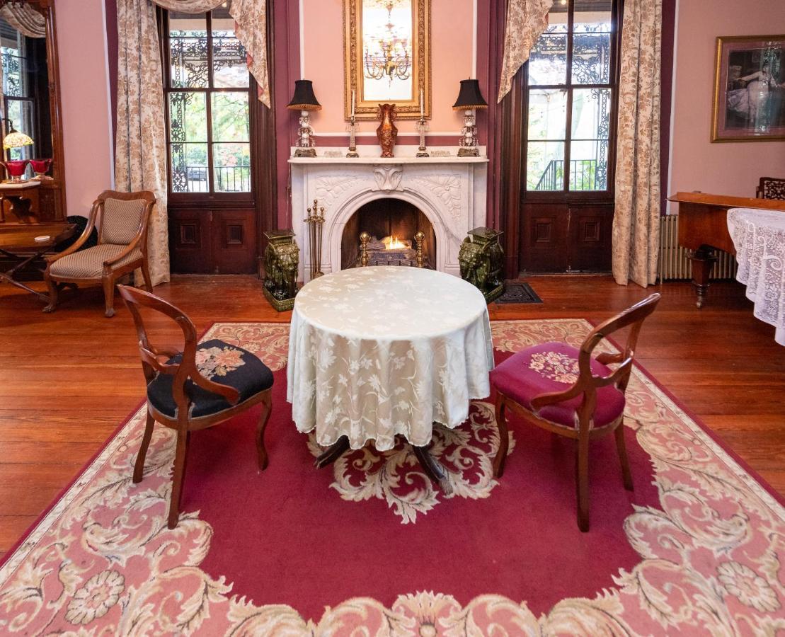 Faunbrook Bed & Breakfast (Adults Only) West Chester Exterior photo